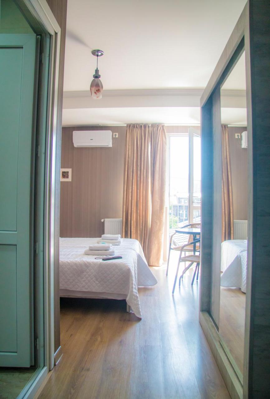 Prima Rooms Tbilisi Esterno foto